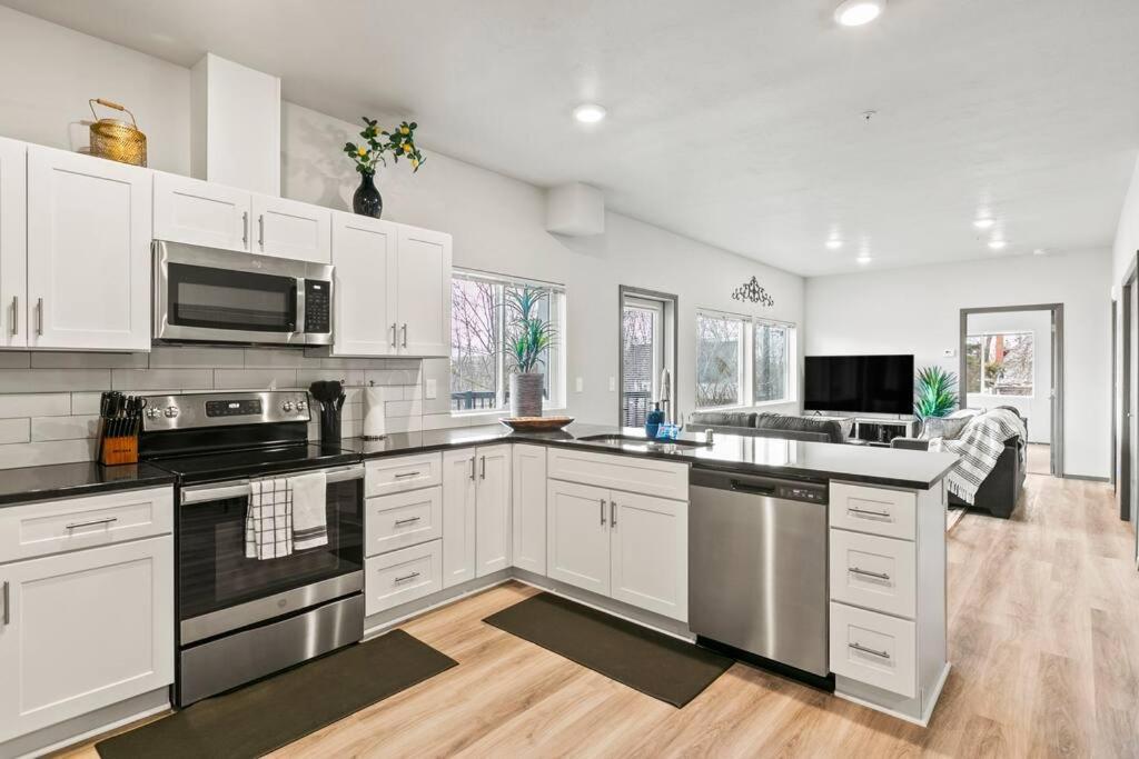 Spacious New 2 Bed 2 Bath Apt By Downtown Spokane Ngoại thất bức ảnh