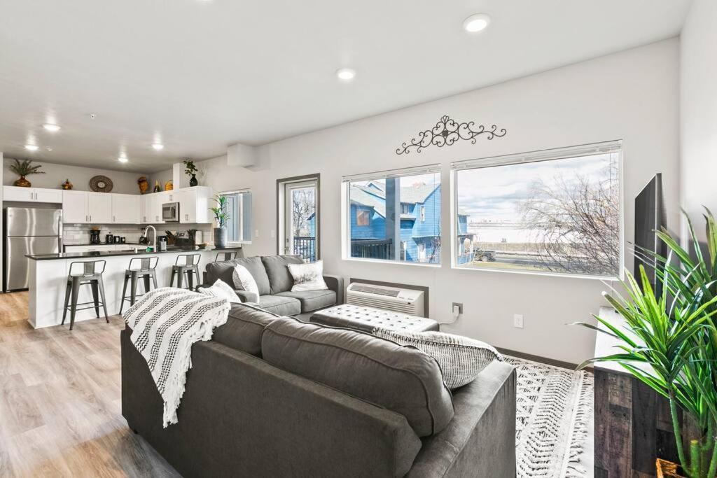 Spacious New 2 Bed 2 Bath Apt By Downtown Spokane Ngoại thất bức ảnh